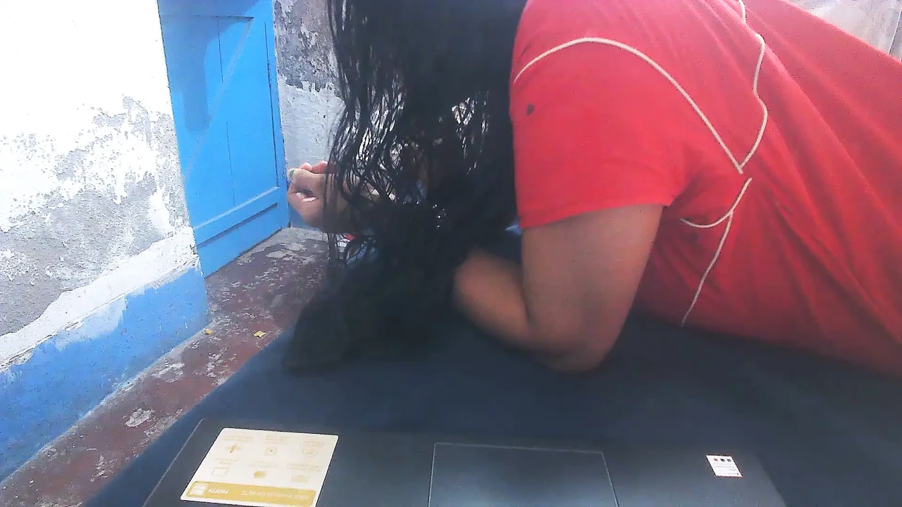 女老师和一个工作伙伴激情做爱