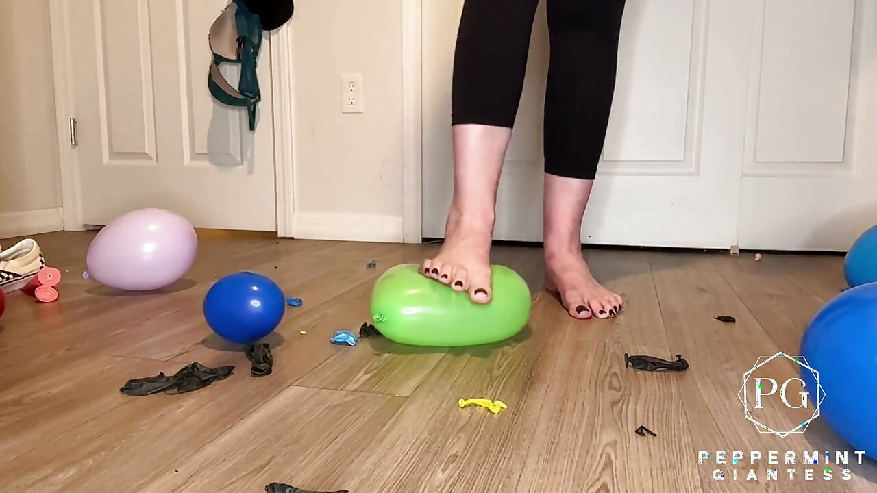 Will It Pop!? Giantess Feet Vs Balloons Barefoot, Sandals, Vans Annihilation