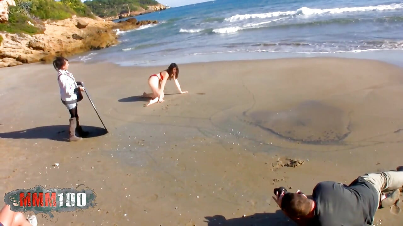 Seksowne wideo: Jessica Bitch Beach Shoot