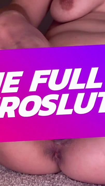 Moćni trenutak od "Evrosluta očajna drolja sa velikim klitorisom masturbira mokru pičku"