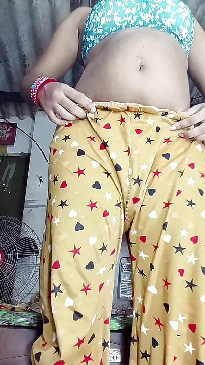 Stepsister hit ass, sucked his cock from stepbrother's cock and sucked water from his cock Hindi audio