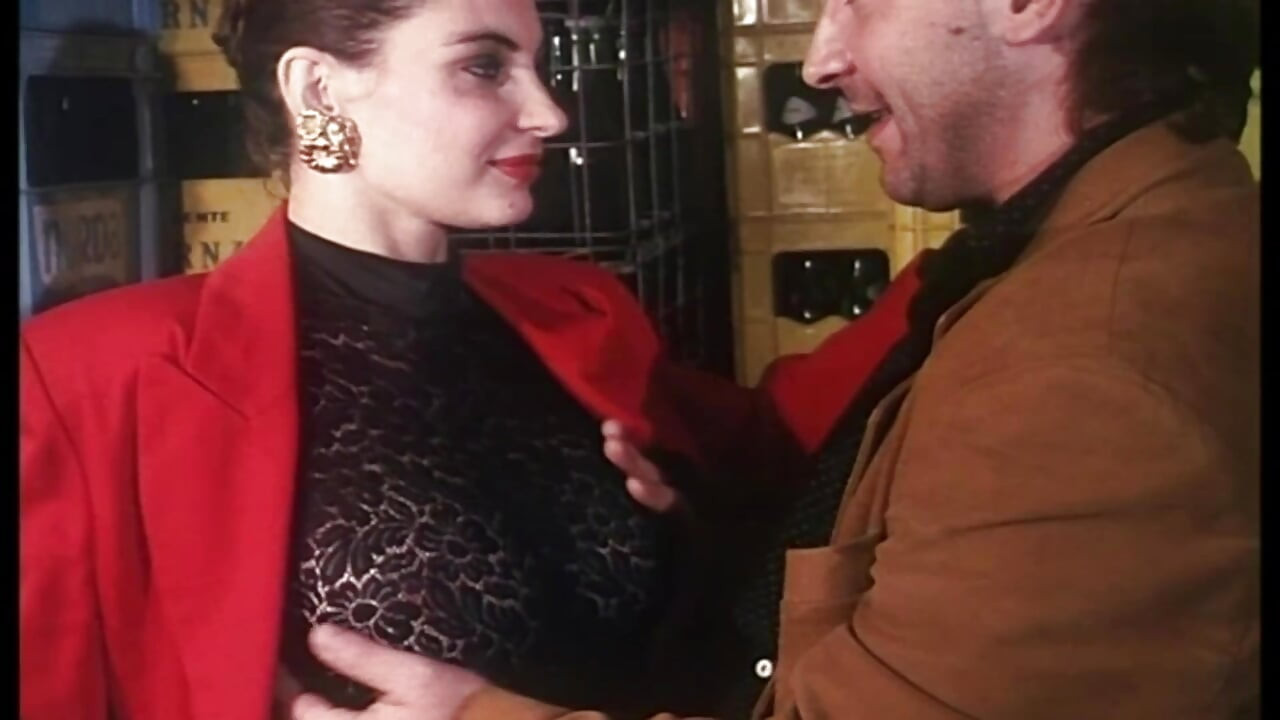 Angelica Bella i njezine kurvaste prijateljice jebu se posvuda