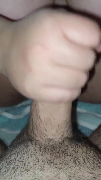 Måste-dela ögonblick från "Stor röv tonåring styvsyster knullar med step bro och gör en footjob"