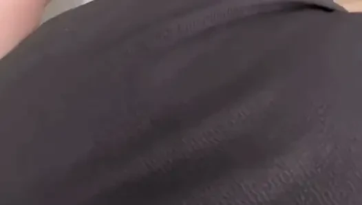 Duvara karşı büyük dildo sikiyor