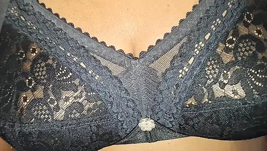 Asiatische MILF mit natürlichen dicken titten