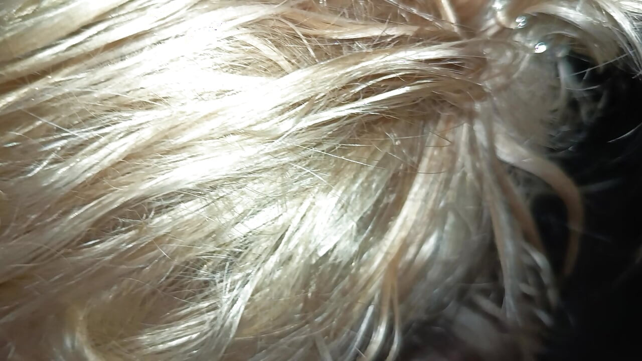 Blondi gave two holes
