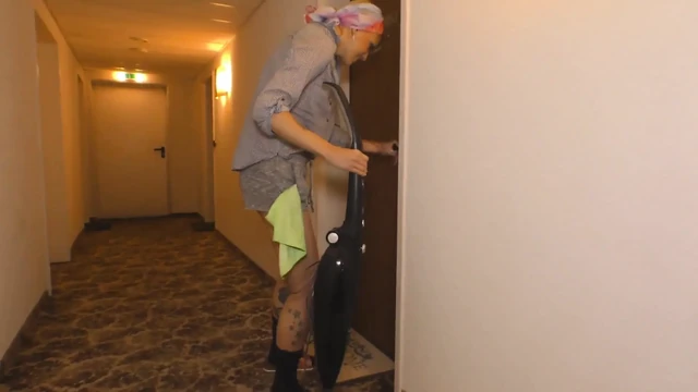 Blonde chick gets her pussy smashed hard