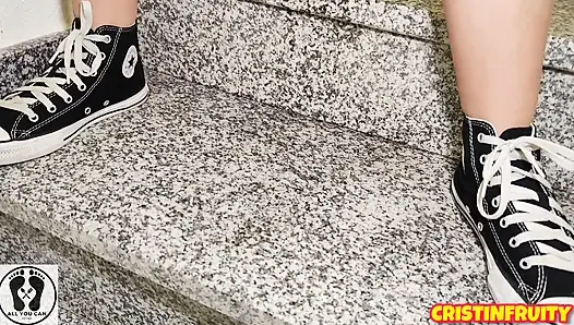 Çıplak masturbarte binamda işiyor çok riskli