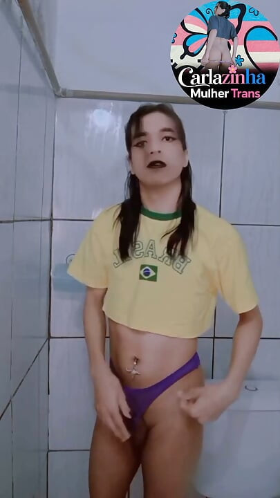 Carla Puta De Camiseta Do Brasil E a Pica Dura