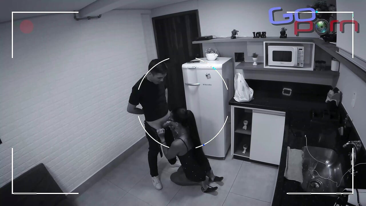 "ifuck" delivery man takes cock and dines his client's pussy