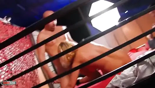 Max Cortes, Krystal Wallas и Max Cortes в Эротичном салоне в Безанконе