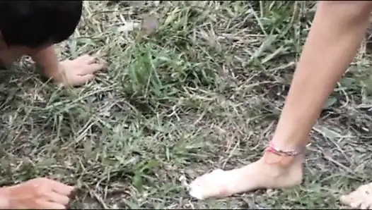 Penghinaan meludah domina muda
