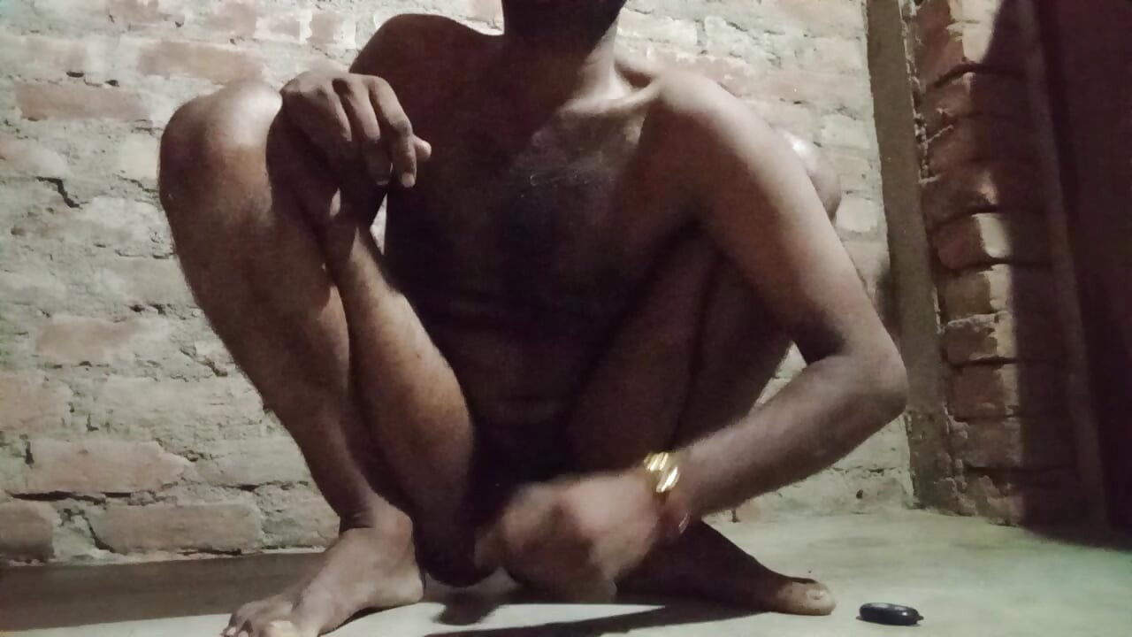 Mote land ki talash mein Dekho Dekho  bhatkana padta hai