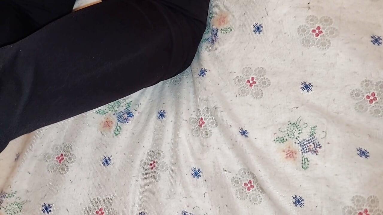 Olgun Sarışın Amatör Eş Ayak Fetişi Ve Oral Ilişkiyi Sever