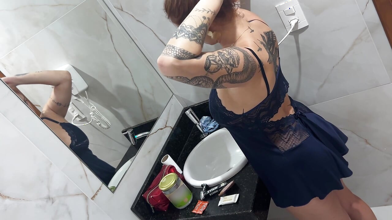 I SPIED on my boyfriend in the BATH and seduced him MASKED without him knowing who I was