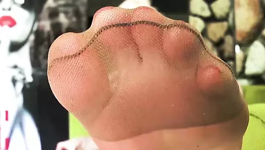 Zombi yıpranmış külotlu çorap bağımlısı