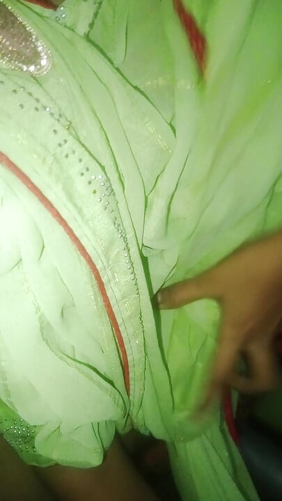 Desi bhabhi ka MMS video viral