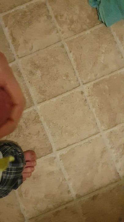 Cumming on the Toilet