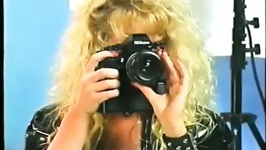 Electric Blue 43: büyük memeli sorun