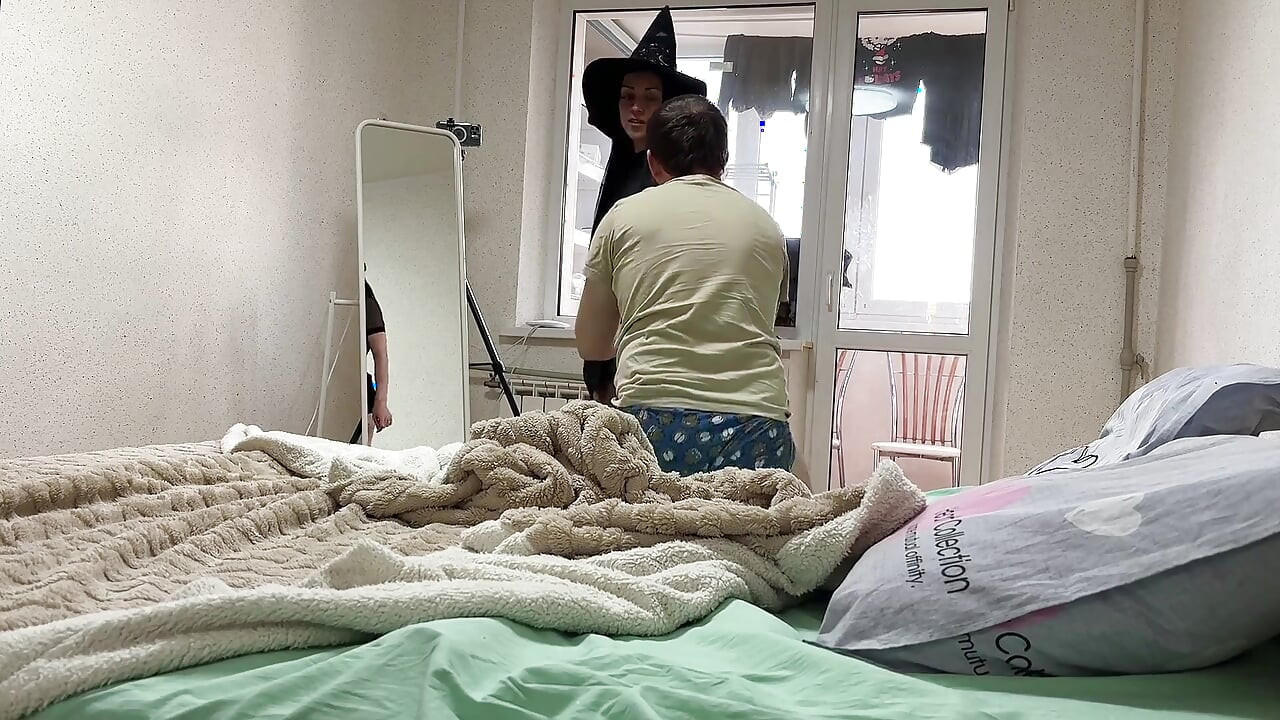 Mama vitregă și fiul vitreg în culise