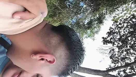 Büyük zenci yarağı ile açık havada sikişiyor ve beni motosikletimle sikiyor