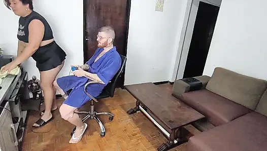 Üvey annemi oynuyordum gelip beni azdırıyor ve ben onun ateşli