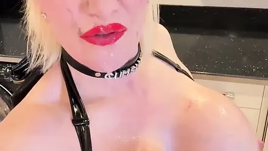 Pvc Super vixen Spermaschlampe tief in den hals - Kann ich deine persönliche spermaschlampe sein?