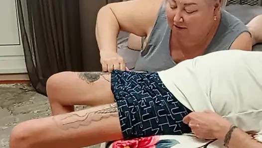 Stepmom gives blowjob to enjoy hot cum