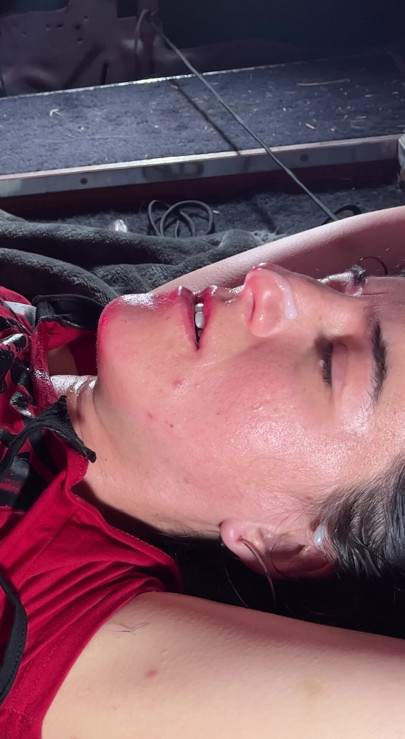 Stranger unloads a huge load on Vanessa's face