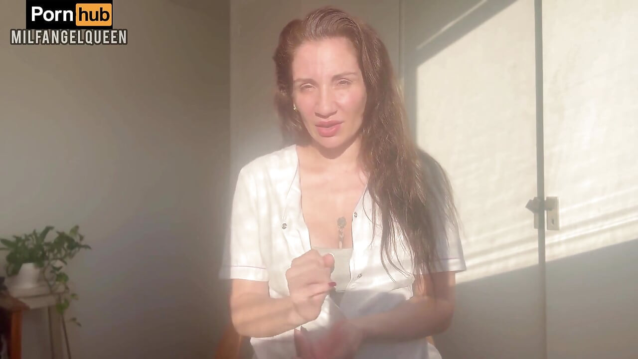 MILF Doctor Let You Play with Her Ass to Heal Your Dick