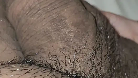 Stiefmutter handjob, große eier des stiefsohns ziehen