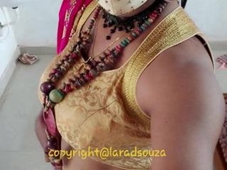 Crossdresser indiană Lara D&#39;souza videoclip sexy în sari
