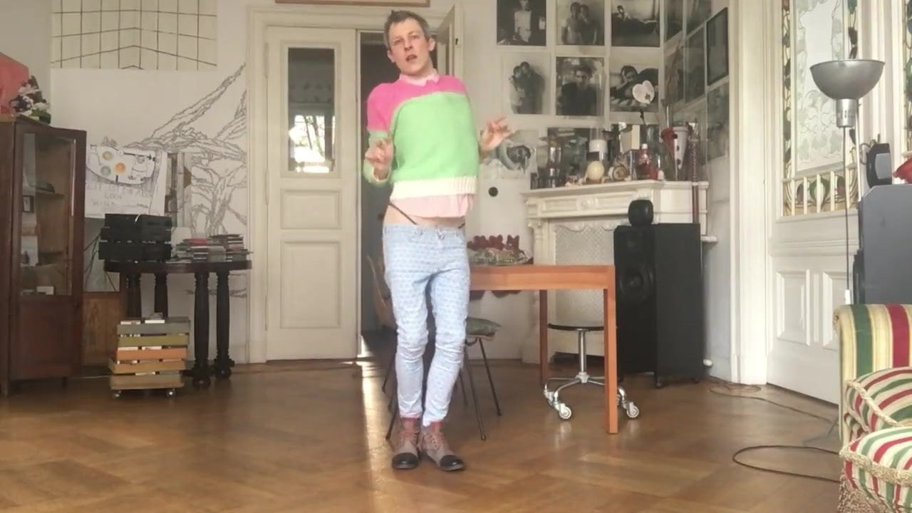 TWINK IS ALWAYS HUNGRY FOR RAW COCK