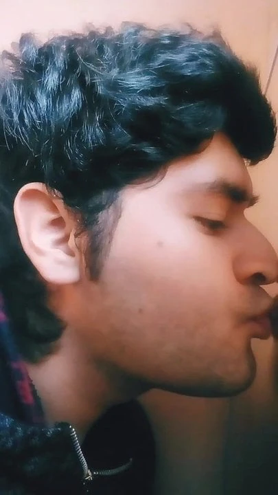 kissing the mirror