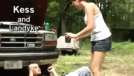 Landyke garajda kess'i sert ve hızlı sikiyor
