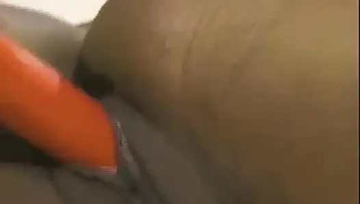 Жена одна дома, жена
