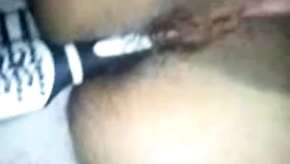 O bir sürtük olmayı seviyor