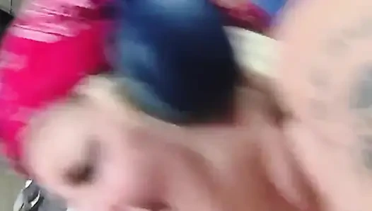 Yukarı aşağı zıpla kaltak sikimle ağzına boşalmak istiyorum