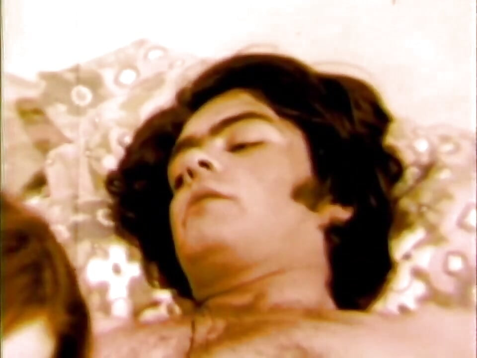 Pepek besar vintaj dengan zakar besar ditembusi