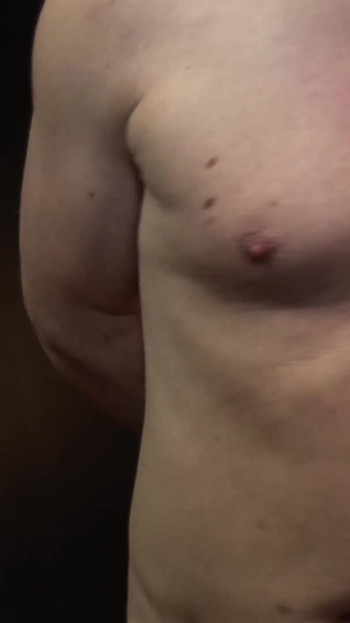 Дві пустотливі стриптизерки люблять ділитися великим жорстким членом | Кліп 2