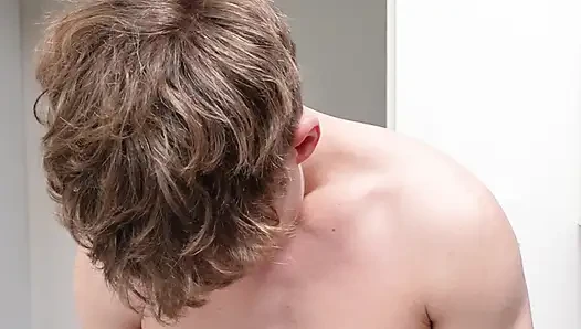 Grwm fit bir twink olarak çıplak