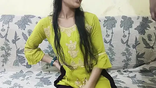 En ateşli Hintli çift evde seks videosu Hintçe