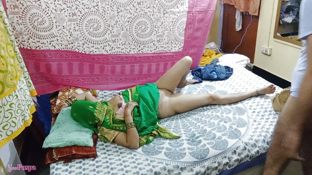 Padausi bhabi Puspa ko bhaga ke laya Lanlord stranger men fuck guest wife she is stay on night