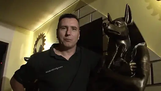 Reife schlampen doppelt gestopft in schlampiger gangbang-orgie