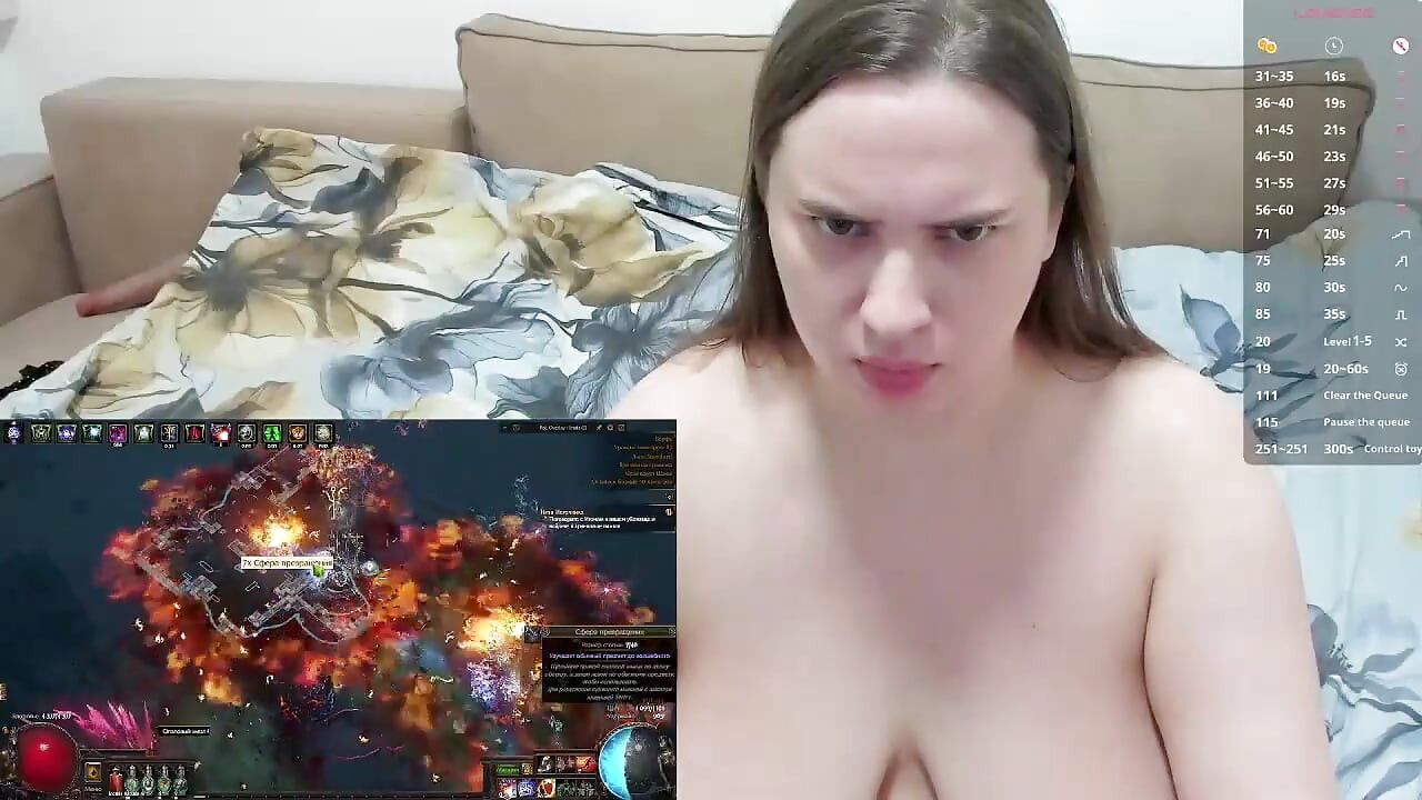 لعب Path Of Exile وإسقاط هيهي