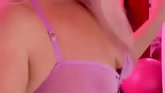 Sadece senin için beni daha fazla öp ve kalçalarla ilgileneceğim
