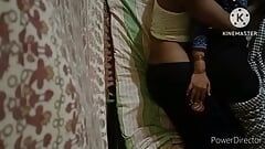 Indyjski chłopak i dziewczyna uprawiają seks w pokoju 7543