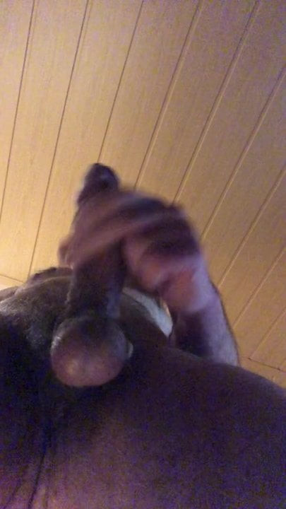 Jerk off my hairy dick