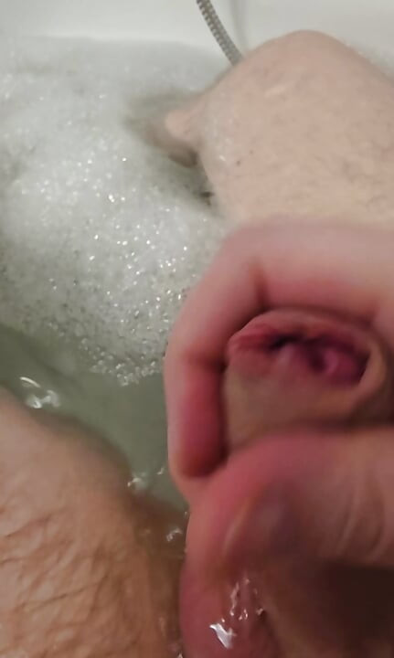 Solo in the bathtub !! 1from3 !!