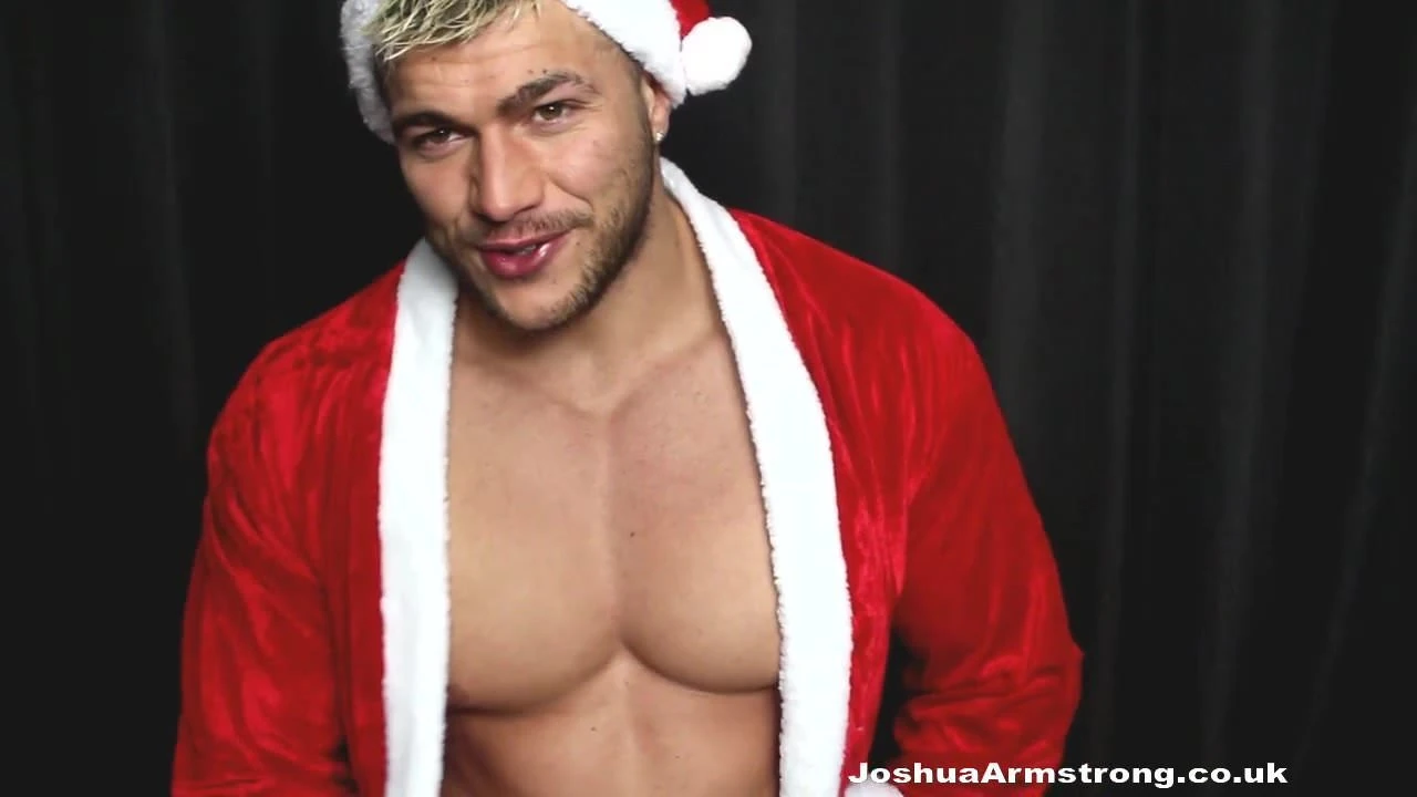 Papai Noel sexy se masturba para o natal